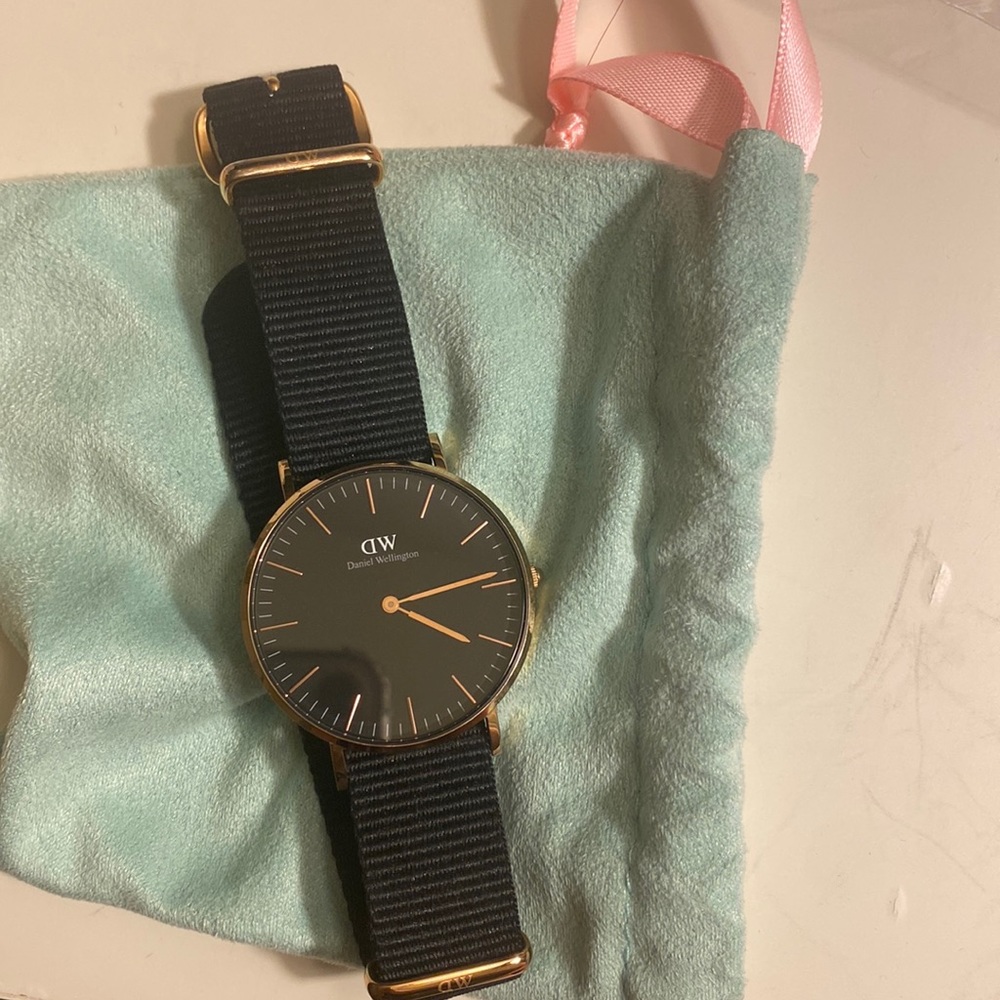 Final Sale‼️Authentic Daniel Wellington Watch